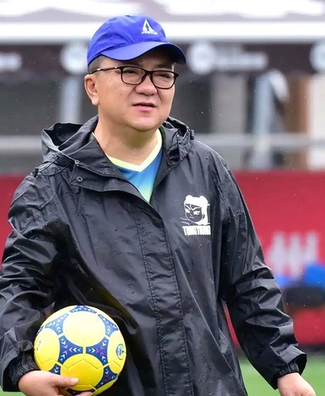浮岛敏下课，董路上课之争探析