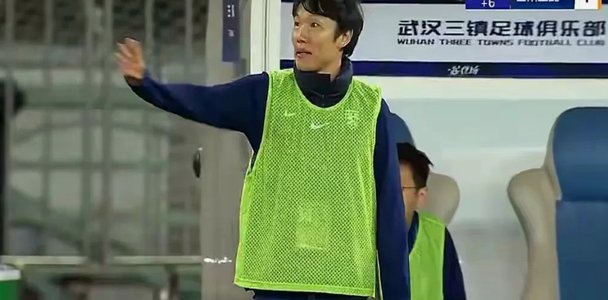 鄂媒：武汉三镇主教练莫拉下课，邓卓翔暂代教练一职