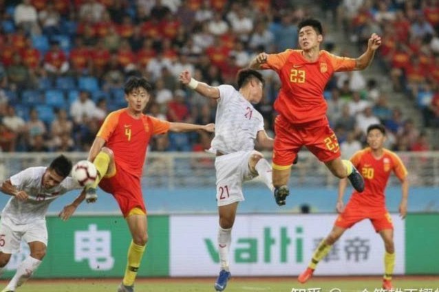 中国足球迷应走出“大脚”误区，领略足球真谛