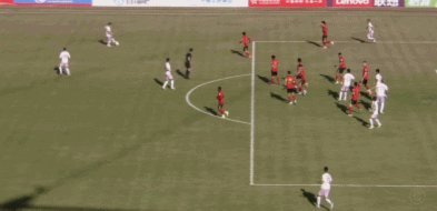 实在没眼看了！中甲陕西联合门将何立攀出现超巨失误