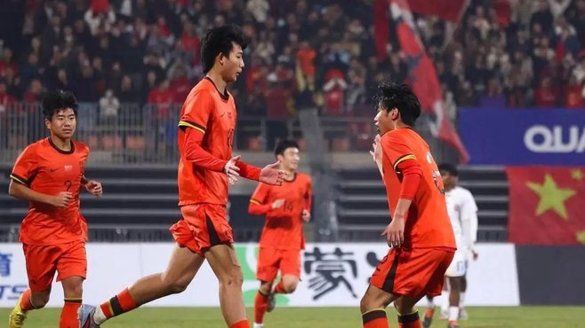 中国vs马尔代夫：韦世豪领衔，布尼亚明首秀，赵松源替补