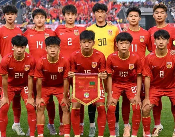 中国足协官方消息，U16国足￼补招张志鹏、江宇涵￼、袁博涵￼、彭熙然￼等4名球员参加海湾杯。